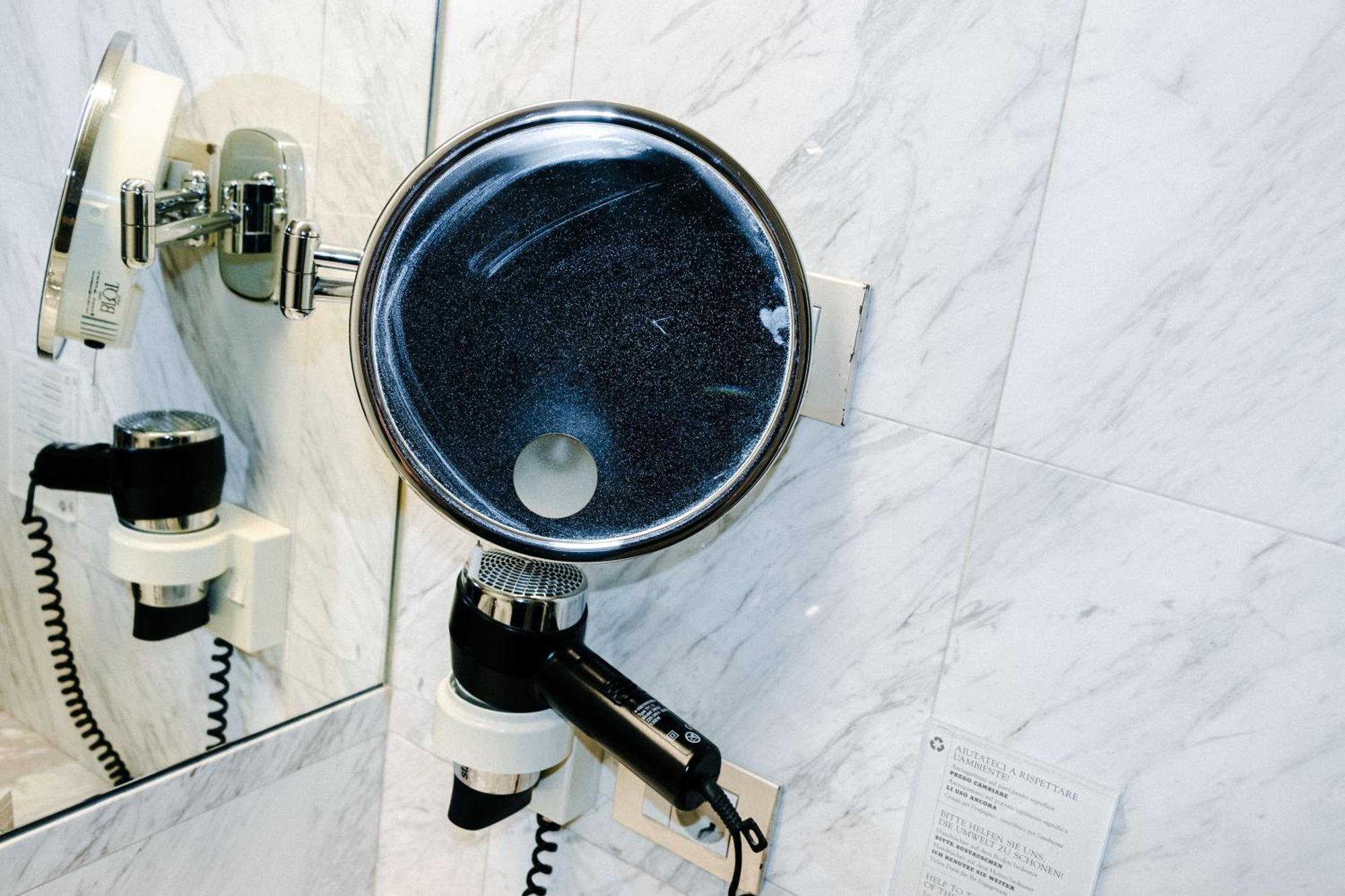 Hotel Greif, A Member Of Design Hotels Bolzano Bagian luar foto